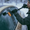 ZL-1078496 Fiskars Rúðuskafa m. kústi Solid plast