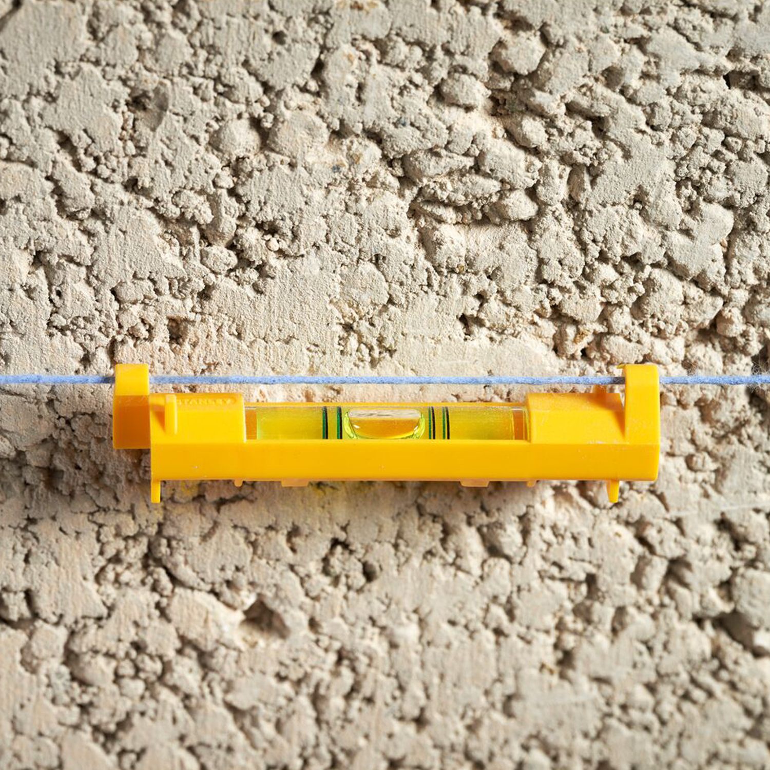 STHT47113-0 Stanley merkilína 30m plasthús með línuhallamáli og 113gr af bláu kalki