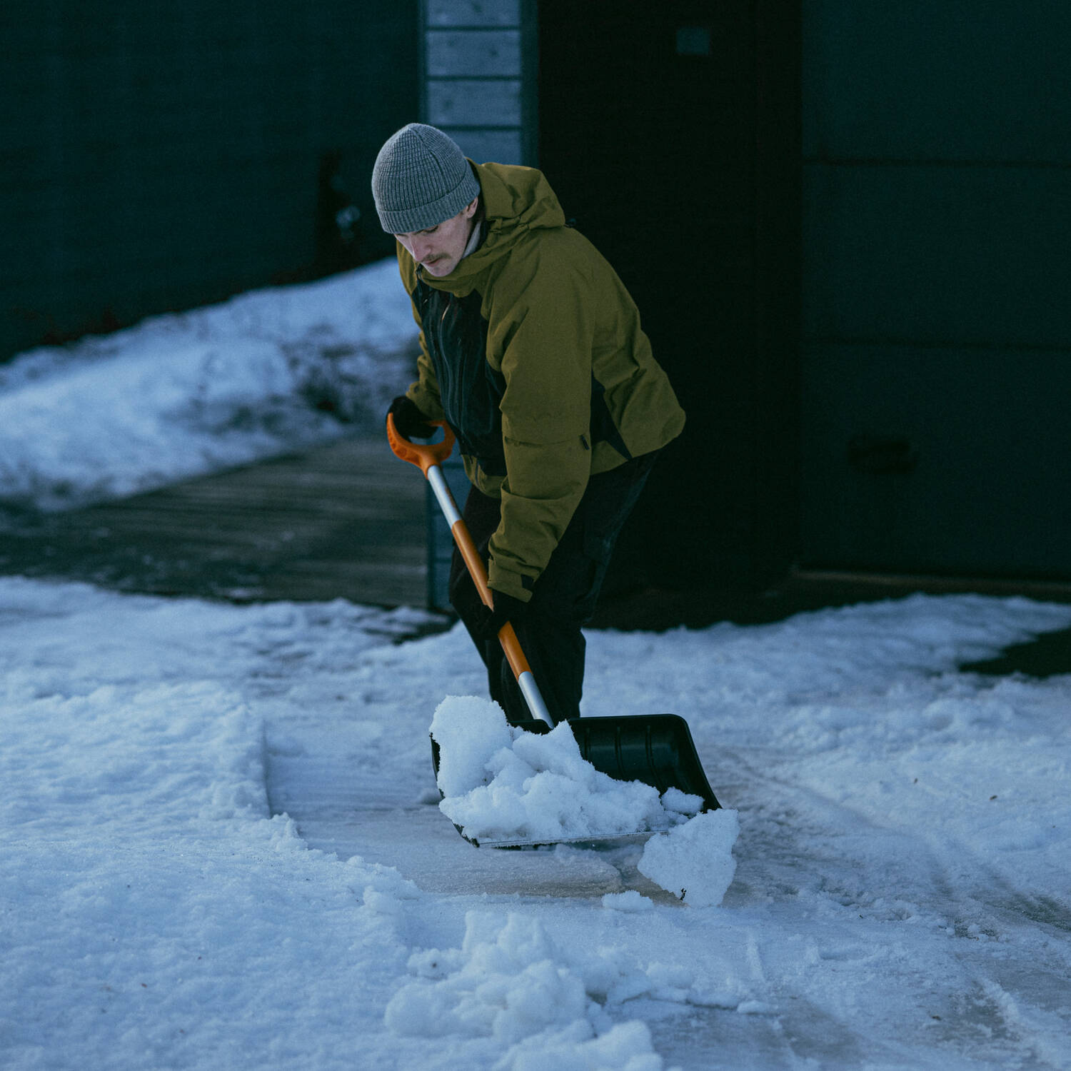 ZL-1062828 Fiskars Plus snjóskófla/-skafa